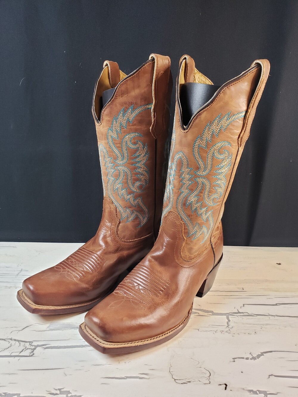 Nocona 'Bluebonnet' Cutter Toe Cowboy Boots in Premium Leather- Women's size 6 B